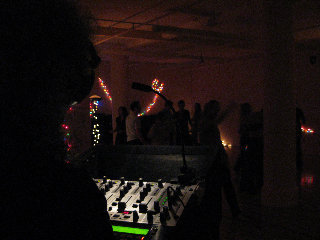 barefoot_boogie_dj.jpg barefoot_boogie_dj.jpg