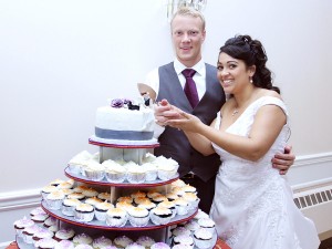 How big wedding cake for 50 guests